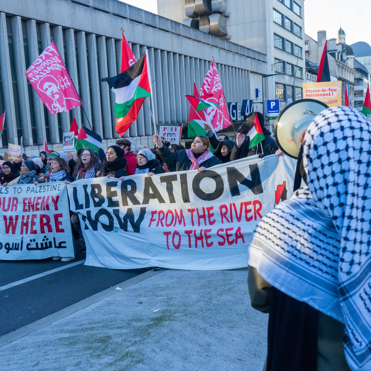 PLUS DE 100 ARTISTES BELGES OU RÉSIDANT EN BELGIQUE SIGNENT UNE TRIBUNE EN SOUTIEN AU PEUPLE&nbsp;PALESTINIEN