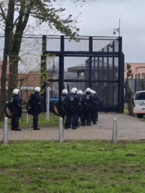 Répression et grève de la faim collective au centre fermé de&nbsp;Merksplas